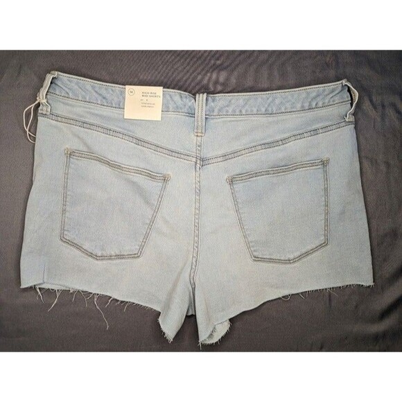 Women's Universal Thread High Rise Midi Jean Shorts Light Blue 6 - Picture 2 of 4